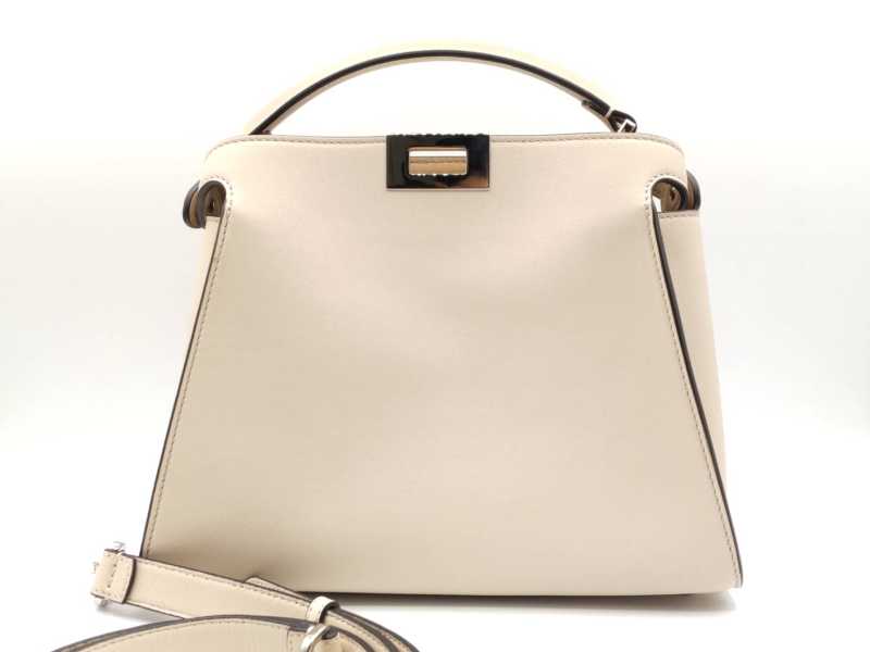 フェンディ買取 ピーカブー エッセンシャリー 8BN302